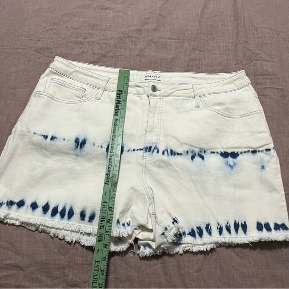 Ava and Viv Plus Size 22 Women's White and Blue Tie-Dye Shorts frayed summer - Picture 6 of 8